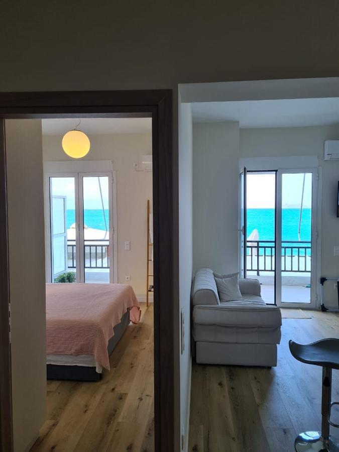 Ferienwohnung Grace Seaside Loutráki Exterior foto